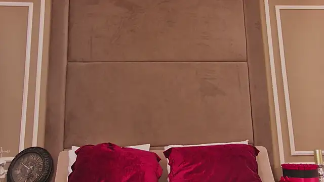 LunaWills  online show from 4, 2, 2025