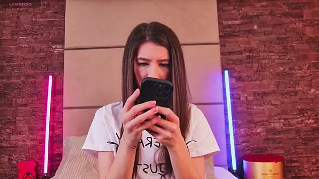 LunaWills  online show from 20, 3, 2025