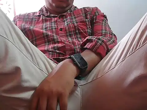 naughtymike0007 online show from 14, 4, 2026