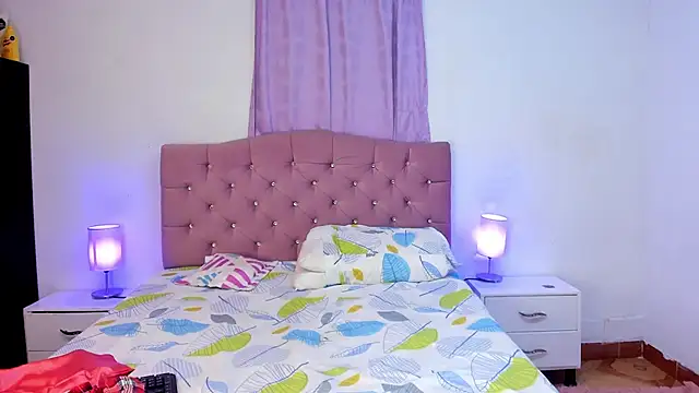 Latinabombsheell online show from 25, 2, 2025