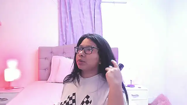 Latinabombsheell online show from 10, 9, 2025