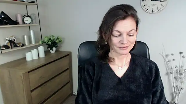 VivianWILD online show from 2, 1, 2025