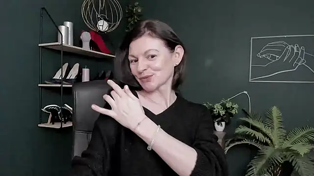 VivianWILD online show from 6, 3, 2026