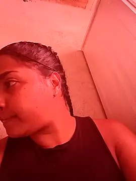 Giselabrunette25 online show from 4, 2, 2026