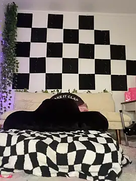 yummyrina online show from 22, 4, 2026