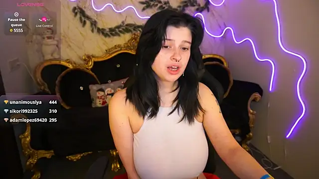 Miki Kivi online show from 5, 1, 2025