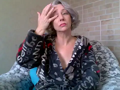 Lorie Carrie online show from 2, 11, 2025