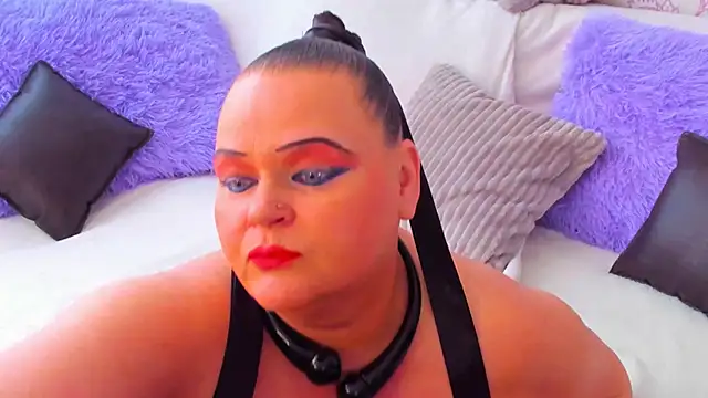 MilanaBiegert online show from 17, 2, 2025