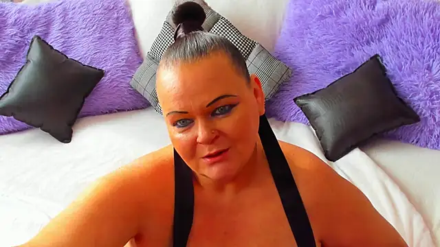 MilanaBiegert online show from 1, 10, 2025