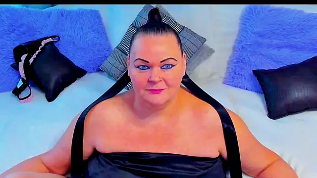 Snapshot of MilanaBiegert chatting on 3, 12, 2025 MilanaBiegert online show from 3, 12, 2025