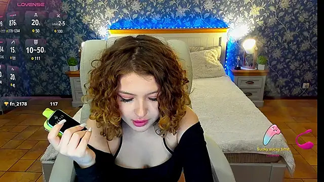 YesPussyClover online show from 25, 1, 2025