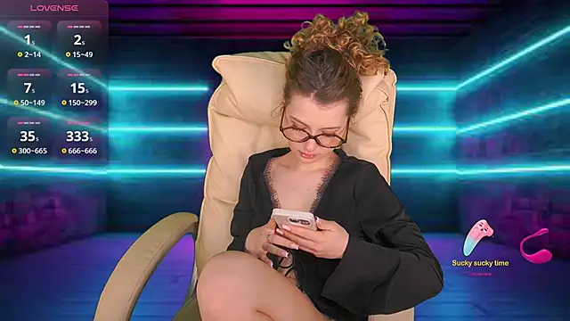 YesPussyClover online show from 6, 3, 2025