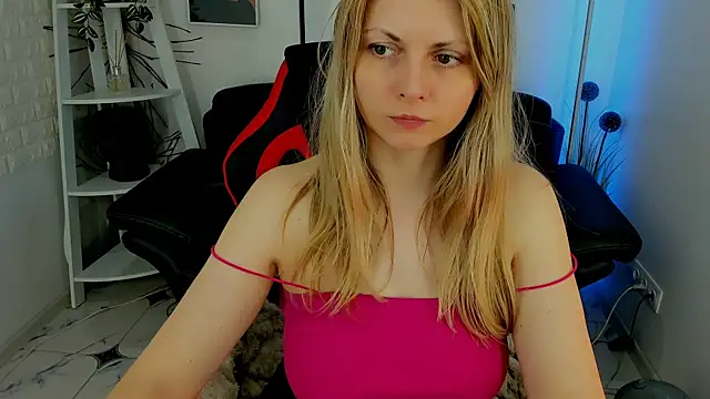 Snapshot of SmilingEmily_ chatting on 5, 3, 2025 SmilingEmily online show from 5, 3, 2025