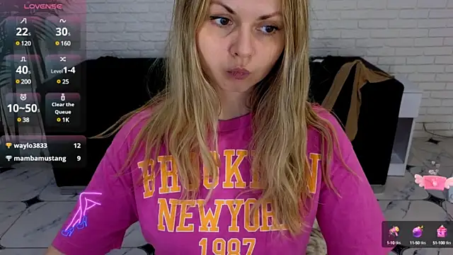 Snapshot of SmilingEmily_ chatting on 18, 3, 2025 SmilingEmily online show from 18, 3, 2025