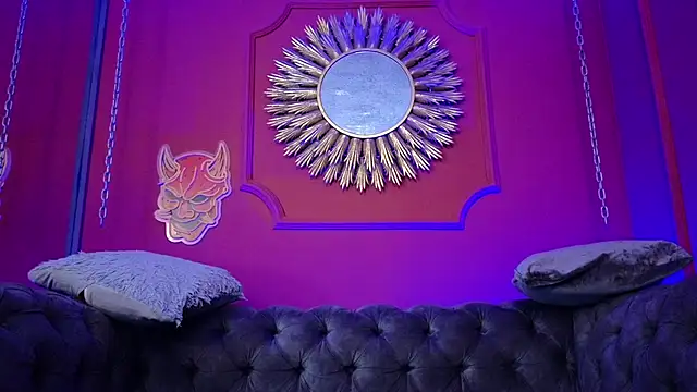 Snapshot of Julieta_Russell chatting on 23, 4, 2026 Julieta Russell online show from 23, 4, 2026