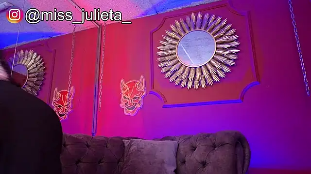 Snapshot of Julieta_Russell chatting on 27, 5, 2026 Julieta Russell online show from 27, 5, 2026
