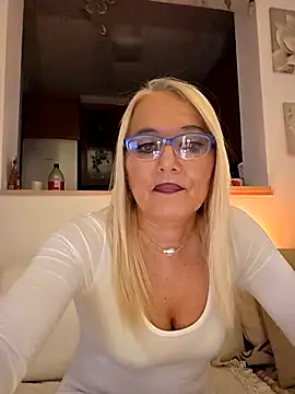 kikkastar online show from 28, 10, 2025