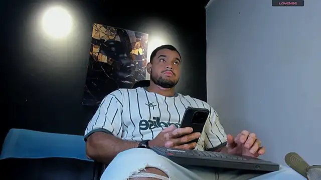 Snapshot of Big_furry_bear13 chatting on 19, 6, 2026 Big furry bear13 online show from 19, 6, 2026