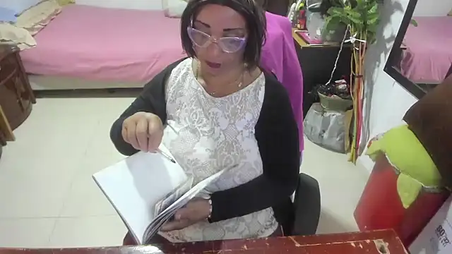 Mrs mommy  online show from 9, 1, 2025