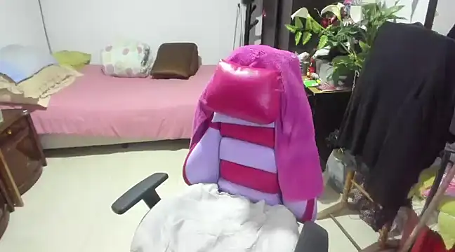 Mrs mommy  online show from 14, 1, 2025