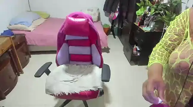 Mrs mommy  online show from 18, 1, 2025