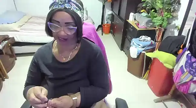 Mrs mommy  online show from 29, 1, 2025