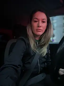 HotXMom online show from 13, 3, 2025