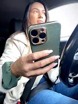 HotXMom online show from 12, 10, 2025