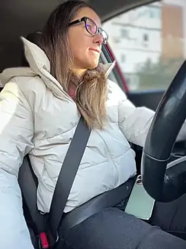 HotXMom online show from 15, 10, 2025