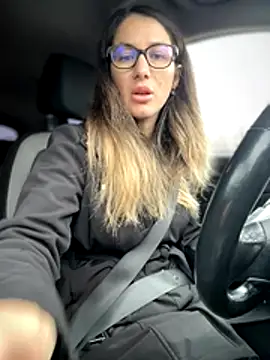 HotXMom online show from 10, 11, 2025