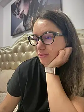 Snapshot of HotXMom chatting on 12, 6, 2026 HotXMom online show from 12, 6, 2026