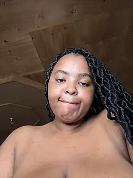 Snapshot of Linahlove chatting on 8, 1, 2025 Linahlove online show from 8, 1, 2025