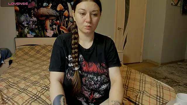 AlisaBacker online show from 11, 11, 2025