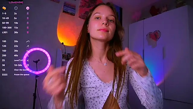 soffy  kisss online show from 8, 6, 2026