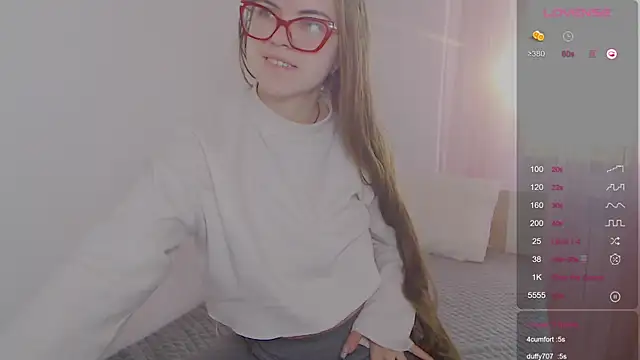 Snapshot of Sarah_HS chatting on 22, 3, 2026 Sarah HS online show from 22, 3, 2026