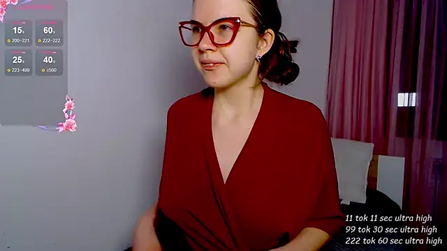 Snapshot of Sarah_HS chatting on 26, 4, 2026 Sarah HS online show from 26, 4, 2026