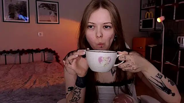 Snapshot of doll_lol_ chatting on 12, 5, 2026 doll lol online show from 12, 5, 2026