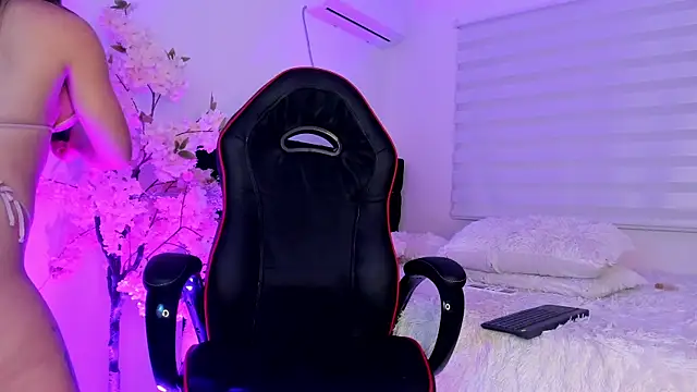 Caramelo Exotic online show from 13, 1, 2025