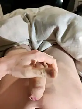 Snapshot of Anonym_Teen chatting on 8, 4, 2026 Anonym Teen online show from 8, 4, 2026