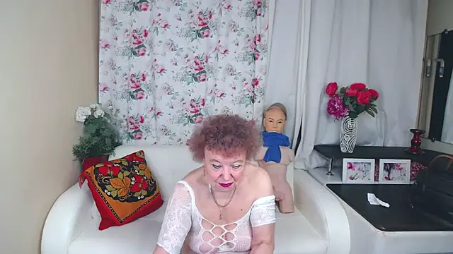 Snapshot of YourHotGranny chatting on 14, 5, 2026 YourHotGranny online show from 14, 5, 2026