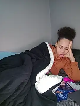 Snapshot of Su_Duarte_1 chatting on 12, 6, 2026 Su Duarte 1 online show from 12, 6, 2026