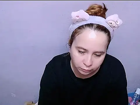 SubLayla01 online show from 12, 5, 2026