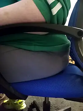 Snapshot of missthickness35_Pika chatting on 3, 3, 2025 missthickness35 Pika online show from 3, 3, 2025