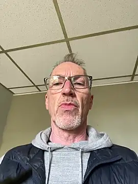 les-machinesxh online show from 8, 4, 2026