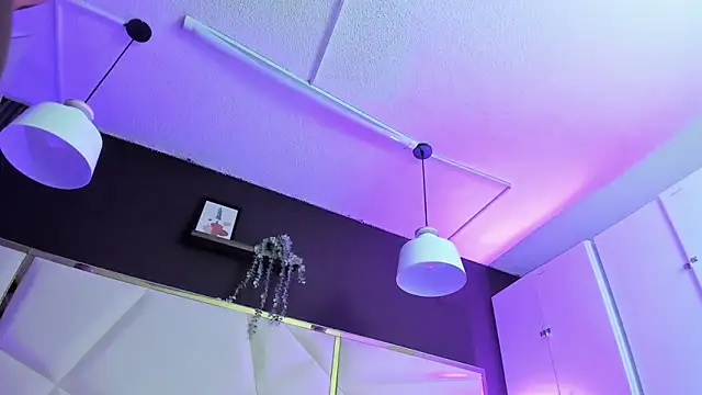 April bowie online show from 17, 4, 2026