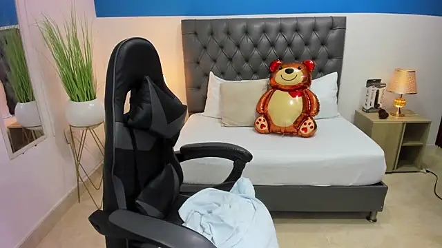 candy summer28 online show from 28, 2, 2025