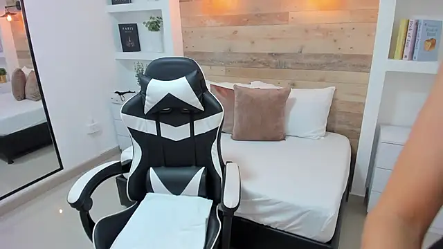 candy summer28 online show from 10, 11, 2025