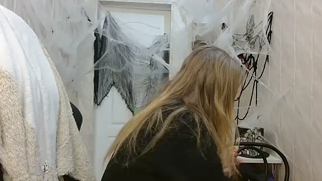 ElenaMaeer online show from 31, 10, 2025