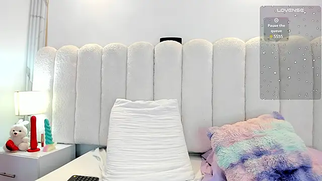 Snapshot of Mia_rom11 chatting on 28, 2, 2025 Mia rom11 online show from 28, 2, 2025