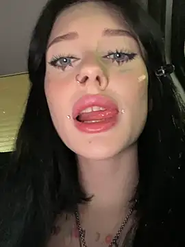 Snapshot of Melissa_crazy chatting on 21, 12, 2024 Melissa crazy online show from 21, 12, 2024